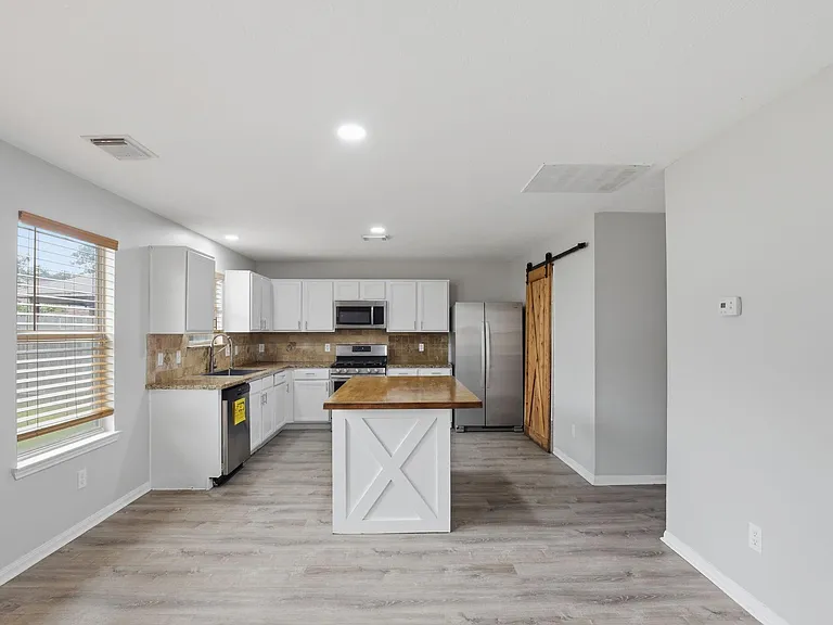5727 Landon Creek Ln — Photo 6