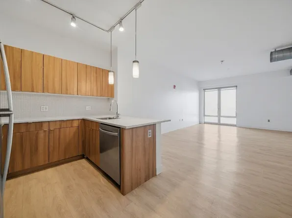 9 Medford St APT 410, Somerville, MA 02143