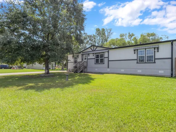 5555 Paradise Dr, Lumberton, TX 77657