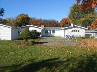 3434 N Christine Dr, Decatur, IL 62526