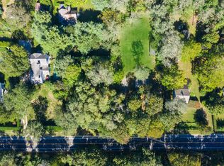 122 Ferry Rd, Sag Harbor, NY 11963