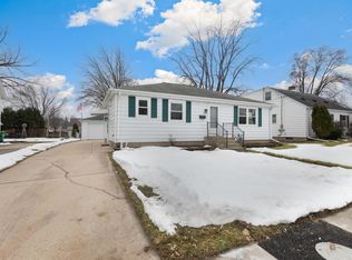 1279 Langlade Ave, Green Bay, WI 54304