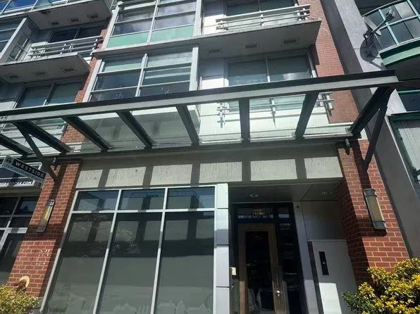 4375 W 10th Ave, Vancouver, BC V6R 2H6