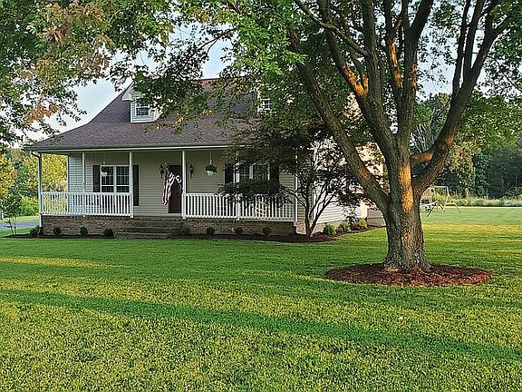 2nd image of 154 Kurt Dr