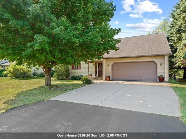2875 Westmoor Rd, Oshkosh, WI 54904