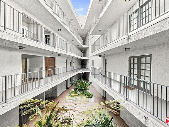 2nd image of 4401 Sepulveda Blvd Unit 202