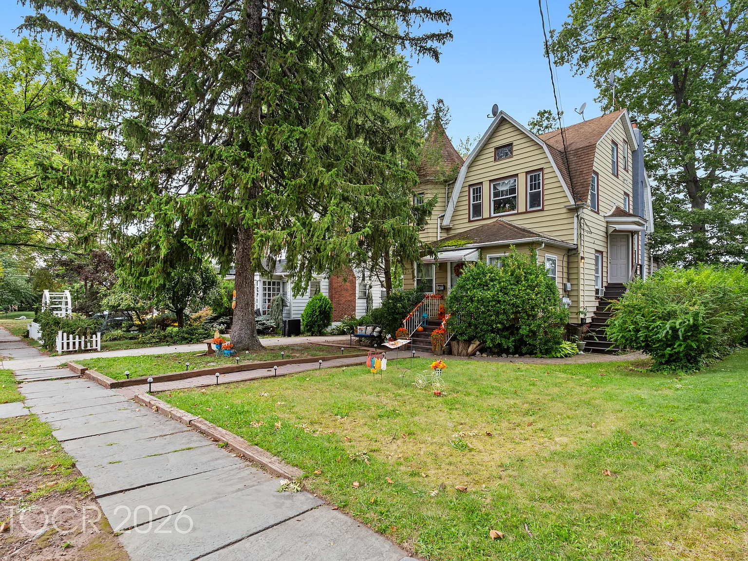 3 bed, $3,000 — Photo 2