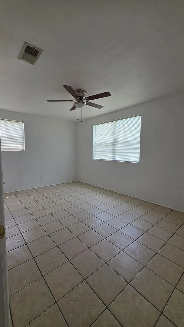 2 Bedroom, 1 Bath Single Family Home — Photo 4