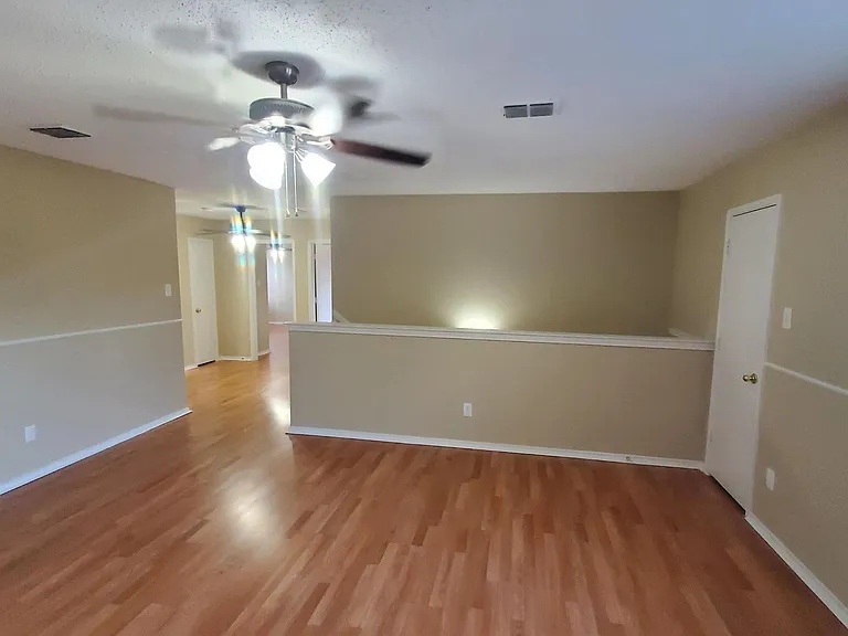 1400 Coral Reef Ln — Photo 1