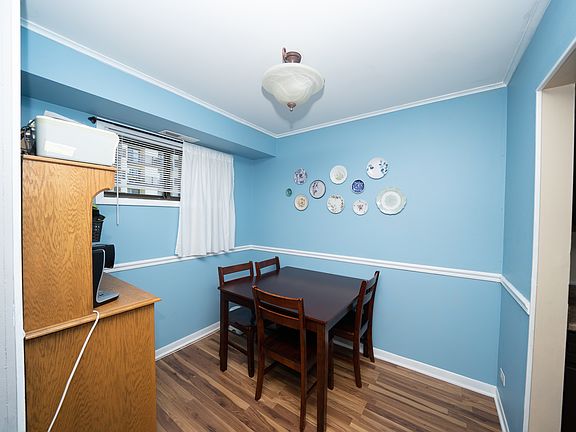 5th image of 2037 Country Club Dr APT 5