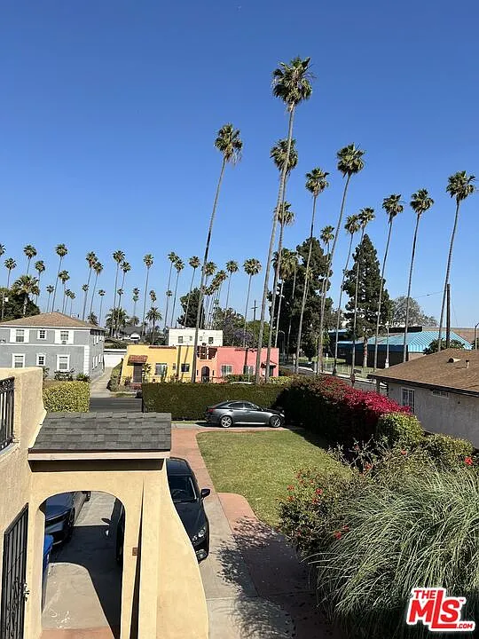 2 bed, 1.0 bath, 750 sqft, $2,525 — Photo 2