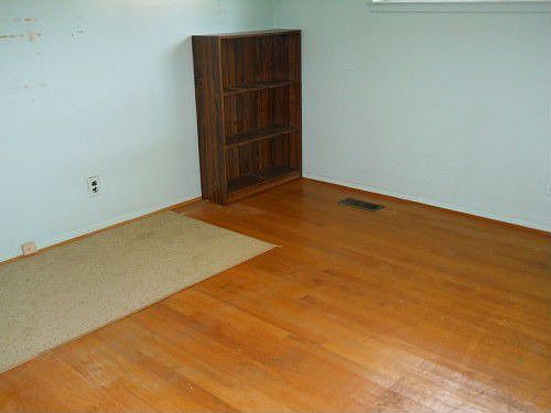 4th image of 28449 Tapert Dr