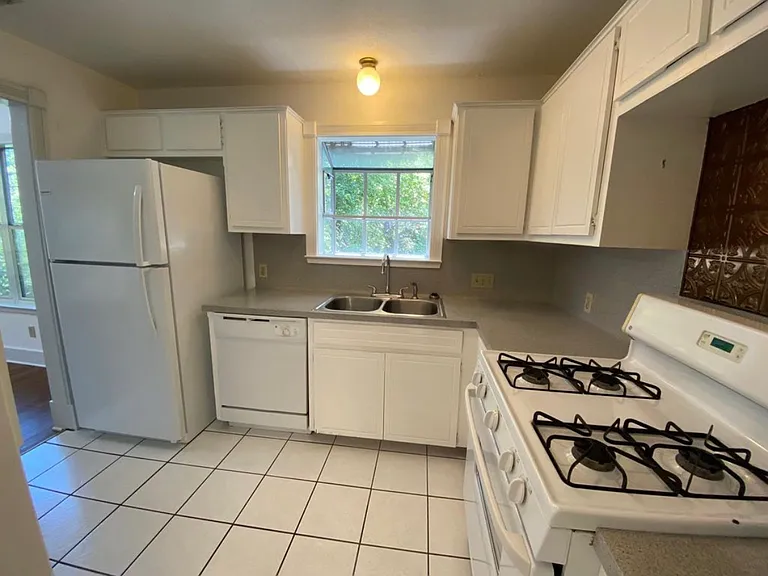 6000 Shadow Valley Cv #A — Photo 11