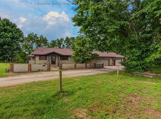 600 Ashton St, Ravenswood, WV 26164