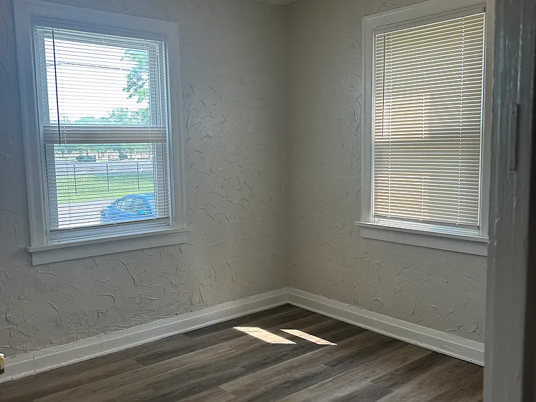 11923 Larimore Rd — Photo 7