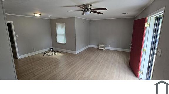 2nd image of 2472 Boyle Ave