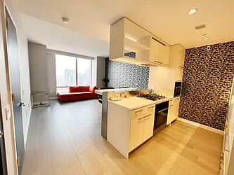 Rented by New Group Realty, Inc.