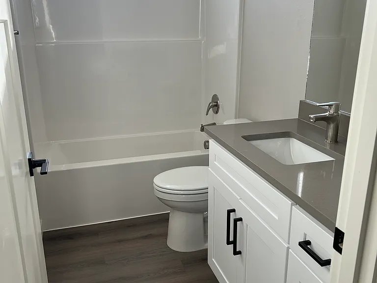 613 Peterson Pl #B — Photo 6