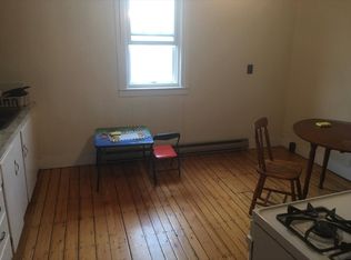 38 Summer St FL 2ND, Westerly, RI 02891