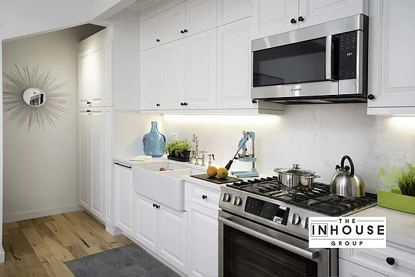 Sold by The In House Group | media 7
