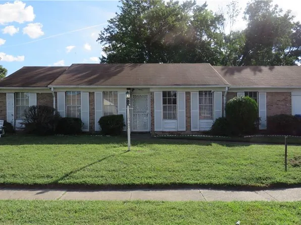 2925 Sir Meliot Dr, Chesapeake, VA 23323