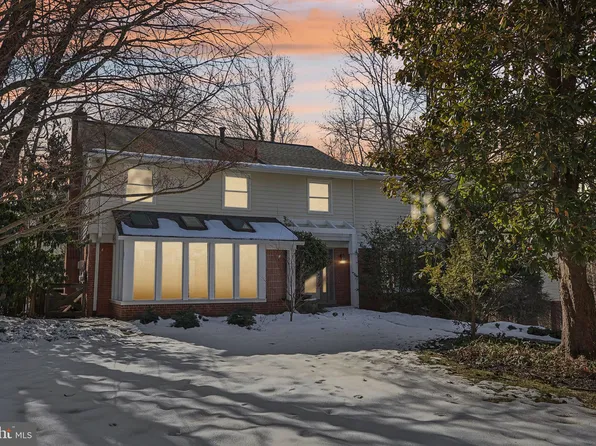 7820 Carteret Rd, Bethesda, MD 20817