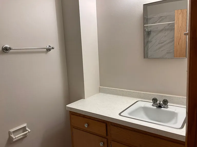 8142 W Howard Ave — Photo 12