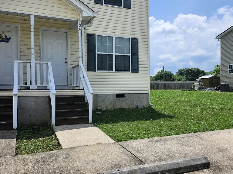 124 Williams St — Photo 1