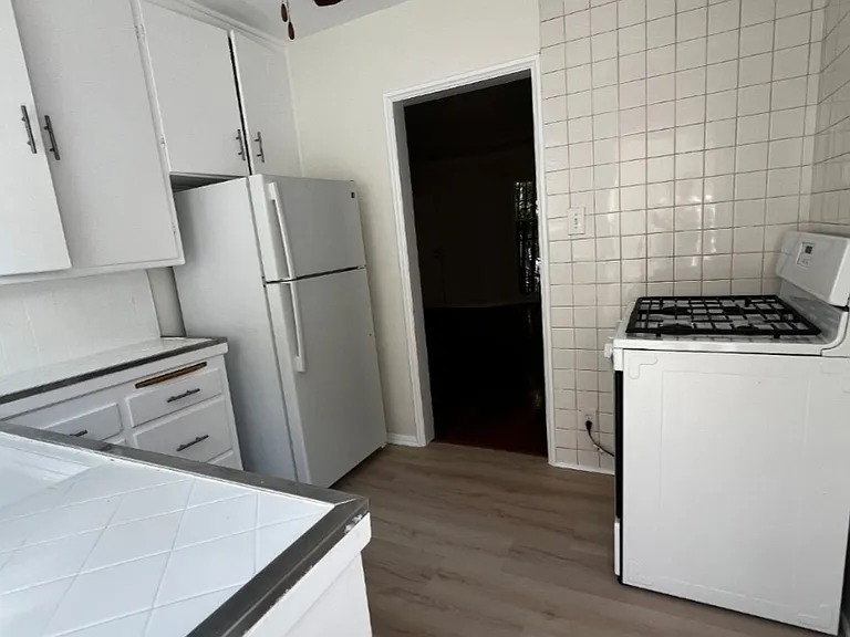 6542 Franklin Ave #14 — Photo 9