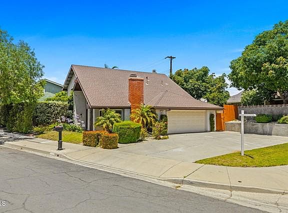 2nd image of 320 Amador Ave