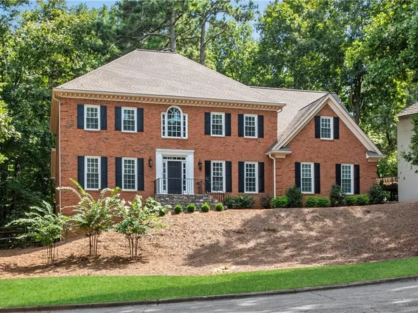 215 Cliffchase Close, Roswell, GA 30076