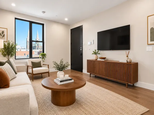 90 Manhattan Avenue image 1 of 6