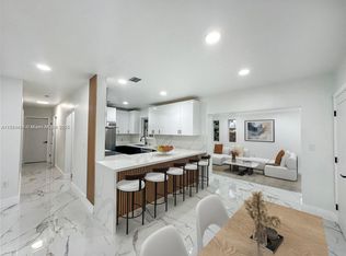 6900 SW 2nd St, Pembroke Pines, FL 33023