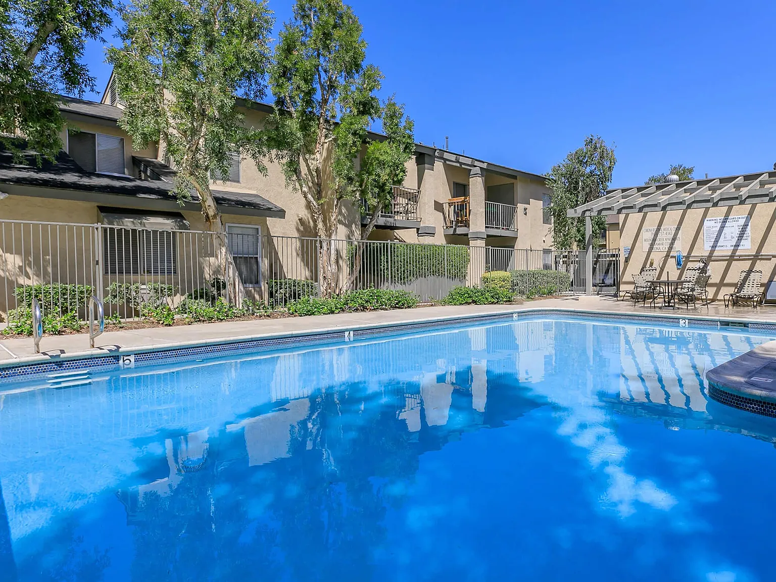 Mountain Creek Apartments — Photo 1