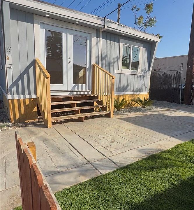 1st image of 1011 W La Cadena Dr Space 30
