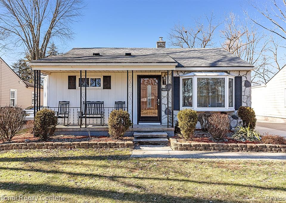 15027 Alexander St, Livonia, MI 48154 Zillow