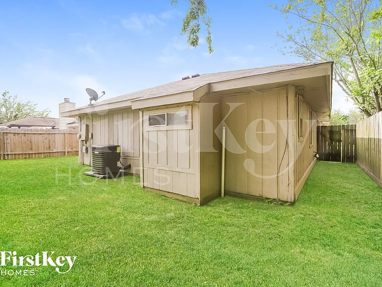 17522 Davenway Dr — Photo 15