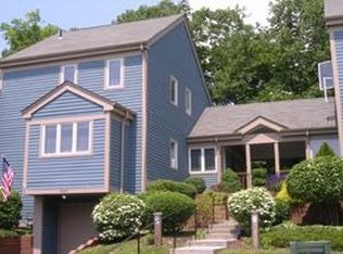 5204 Manor Dr, Peekskill, NY 10566