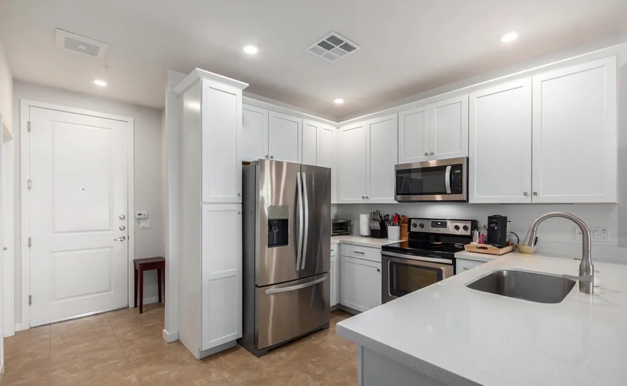 1 bed, 861 sqft, $2,100 — Photo 4