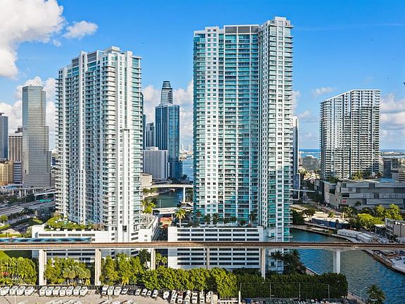 5th image of 92 SW 3rd St #1807