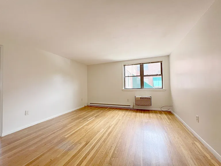 4885 Washington St #1 — Photo 3