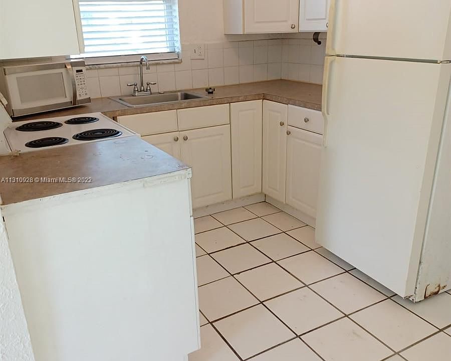 1st image of 262 SW 23rd St APT 1