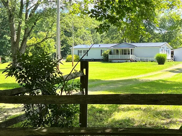 23787 Thomas Rd, Cambridge Springs, PA 16403