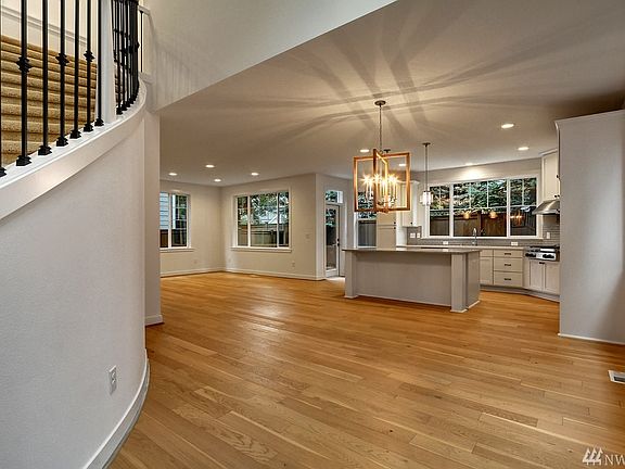 Entry to dining room to kitchen