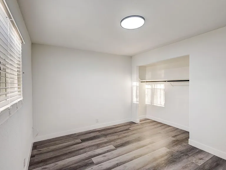 1922 Fairfield Ave #101 — Photo 15