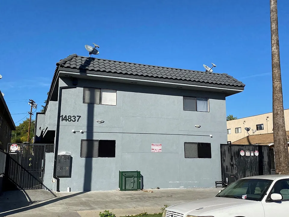 14837 Erwin St
