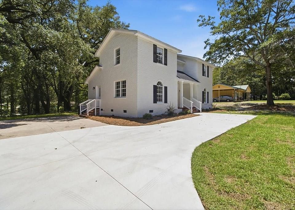1st image of 310 Tallokas Rd