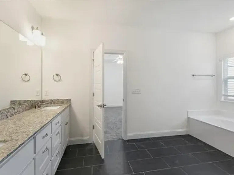 550 Piper Ln — Photo 21