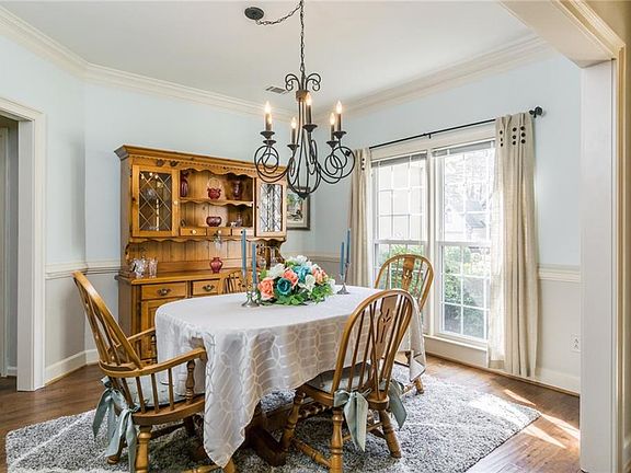 5th image of 2185 Sandown Ct