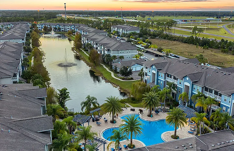 Andros Isles Apartments — Photo 25